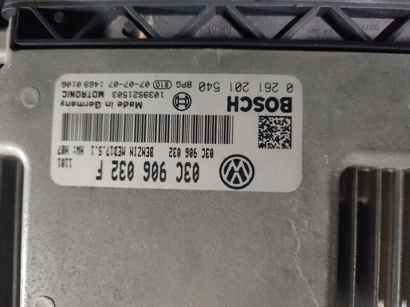 Электронный блок управления двигателем 03C906032F   Volkswagen Cross Touran, Volkswagen Golf, Volkswagen Touran