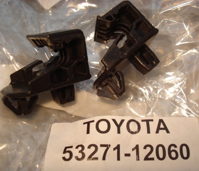 Клипса Toyota Carina E  1994 2.0 Дизель 