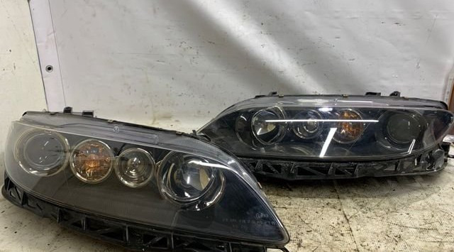 Левая фара под ксенон в тёмная Mazda 6  2006 2.0 Бензин Київ