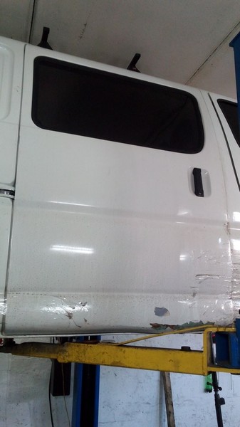 Правая отъезжающая дверь Toyota Hiace  2003 2.5 Дизель Одесса