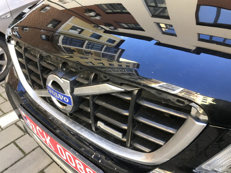 Накладка капота хром Volvo XC60  2011 2.4 Дизель 