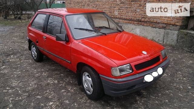 Дверь правая Opel Corsa A  1992 хэтчбек 1.2 Бензин Днепропетровск