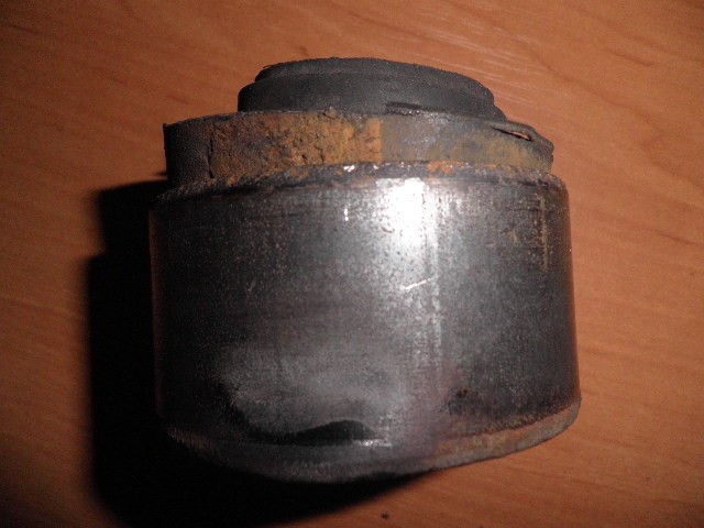 Сайлентблок балки моста Renault 9 1988 г.  1.4 л бензин Сумы