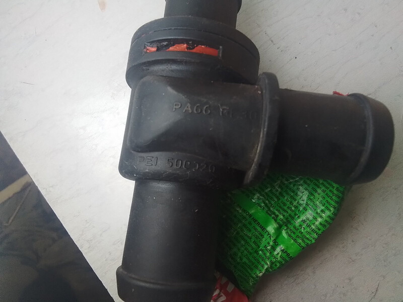 Корпус термостата егр Land Rover Discovery 3  2008 универсал 2.7 Дизель Киев