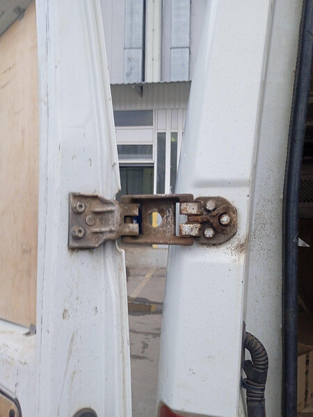 Петли на 270 Renault Master 2014 г.  2.0 л дизель