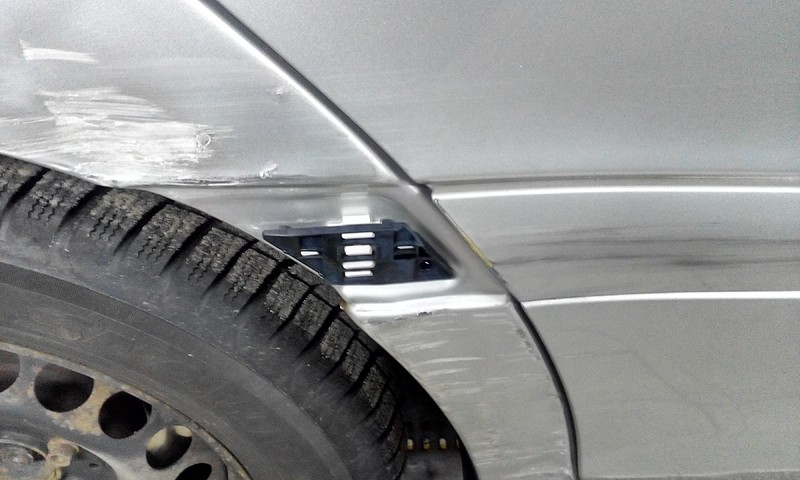 Молдинг на заднее правое крыло Mercedes C-Class 2003 г.  1.8 л бензин Киев