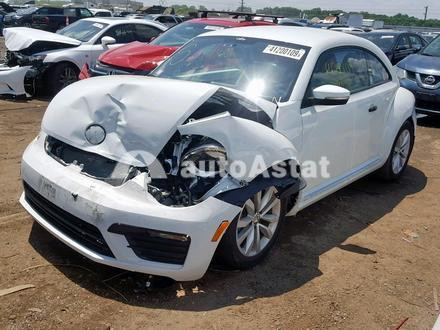 Капот Volkswagen Beetle  2017 хетчбек 1.8 Бензин 