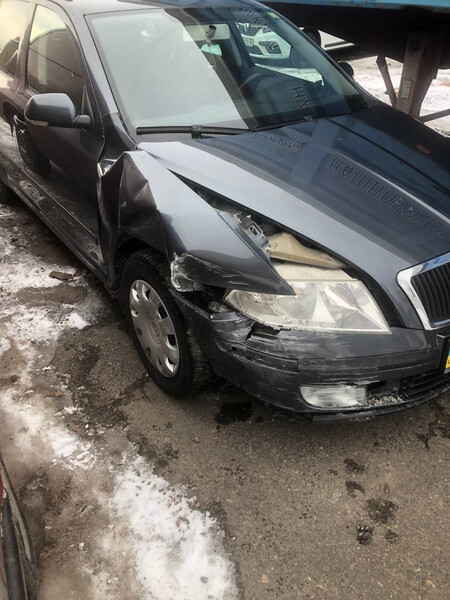Крило Skoda Octavia  2008 универсал 1.8 Бензин Ровно