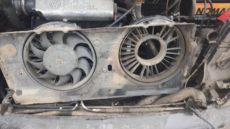 Вентилятор радиатора с рамкой 4569631   Volkswagen T4 (Transporter)