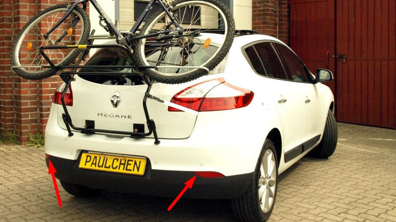 Катафоты заднего бампера Renault Megane 3 хэтчбек 2010 г.  1.5 л дизель Ровно