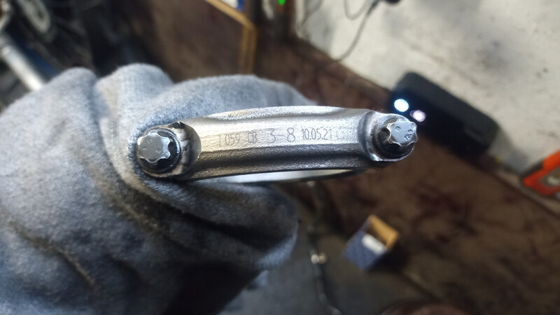 Поршень у зборі Audi Q7  2013 універсал 3.0 Дизель Дубно