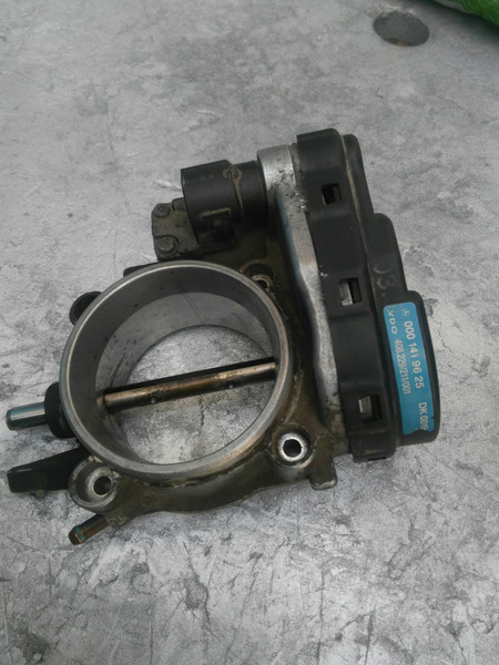 Дросільна заслонка Mercedes-Benz E-Class Е280. Е210 2000 универсал 2.8 Бензин Дубляны