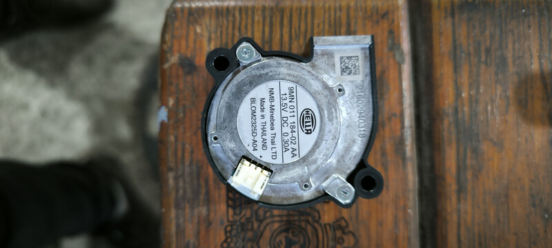 Вентилятор охлаждения фары Audi A8 D4 2016 р.  3.0 л дизель