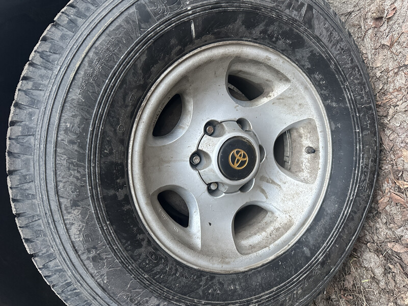 Ковпаки на диски Toyota Land Cruiser Prado 90 1997 2.7 Бензин Зміїв