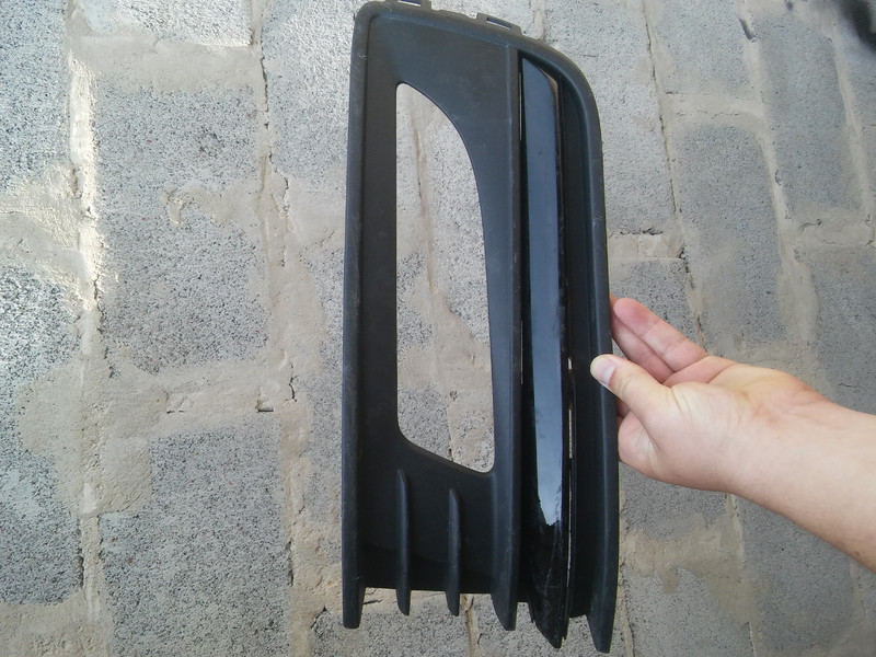 Накладка противотуманной фары Volkswagen Polo  2017 1.6 Бензин Киев