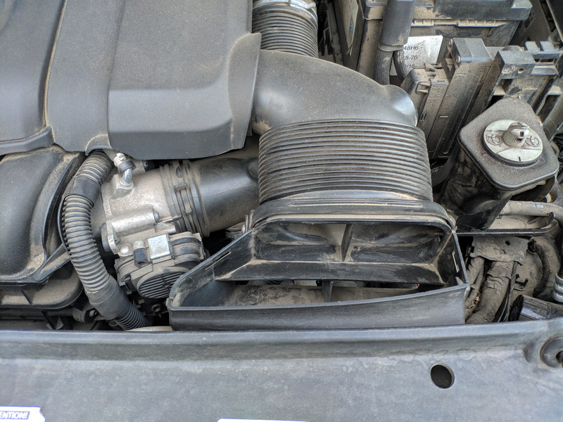 Крышка воздуховода Volkswagen Passat B7  2012 2.5 Бензин Київ