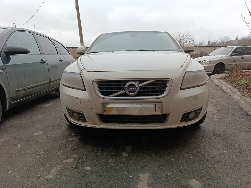 Бампер передний Volvo V50  2012 универсал 1.6 Дизель 