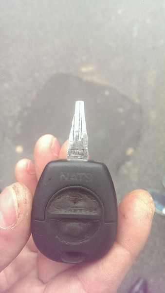 Ключ Nissan Vanette  2000 2.5 Дизель 