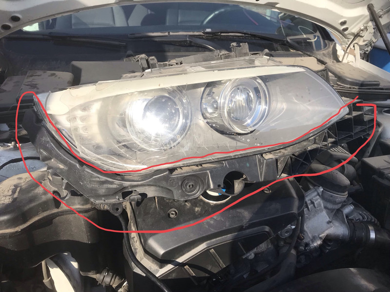 Кранштейн передней правой фары BMW 3 Series  2013 купе 3.0 Бензин Светловодск