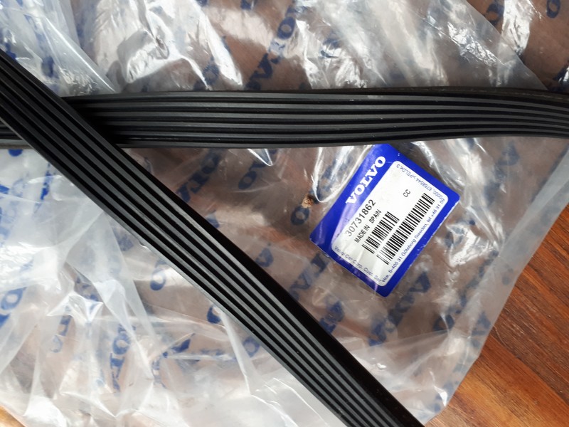 Ремень ГРМ Volvo XC90 2005 г.  3.0 л дизель Киев