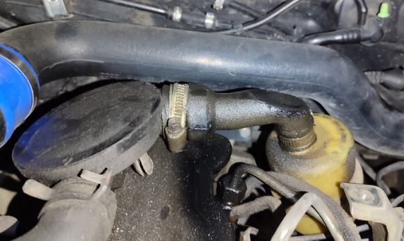 Патрубок сапуна Audi A6 C5  2000 1.9 Дизель Мукачево