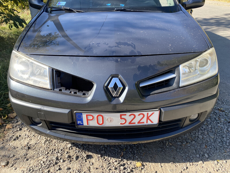 Решітка бампера Renault Megane  2008 універсал 1.6 Бензин Вінниця