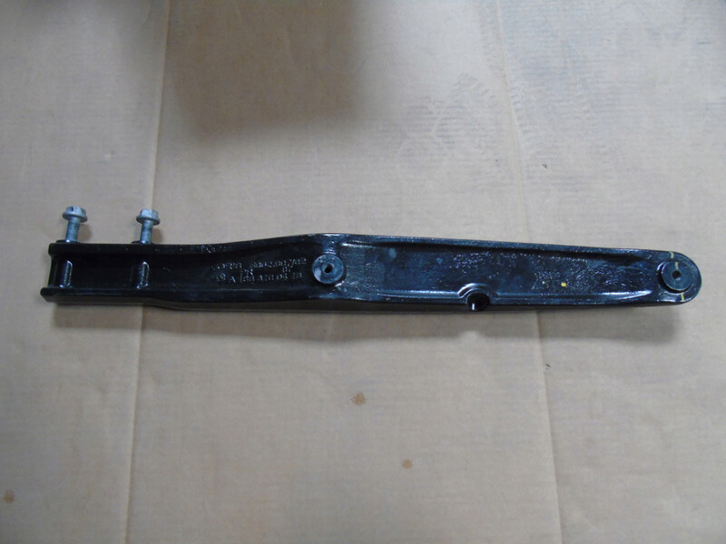 Правый кронштейн фаркопа Mercedes-Benz M-Class W166  2013 2.5 Дизель Мукачево