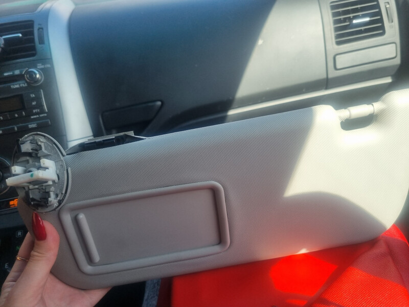 Козирок водійський Toyota Auris  2008  Электро 