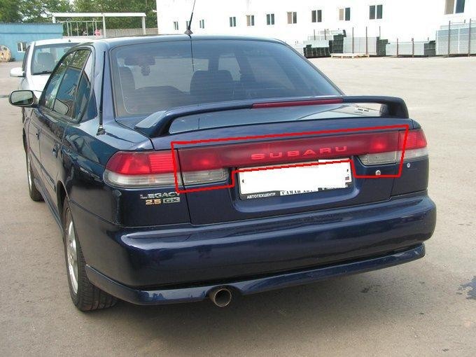 Ліхтар кришки багажника Subaru Legacy  1998 2.5 Бензин 