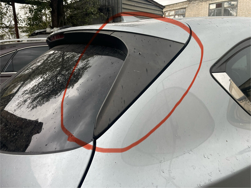 Накладка спойлера крышки багажника правая Mazda CX-5  2018 2.5 Бензин Харьков