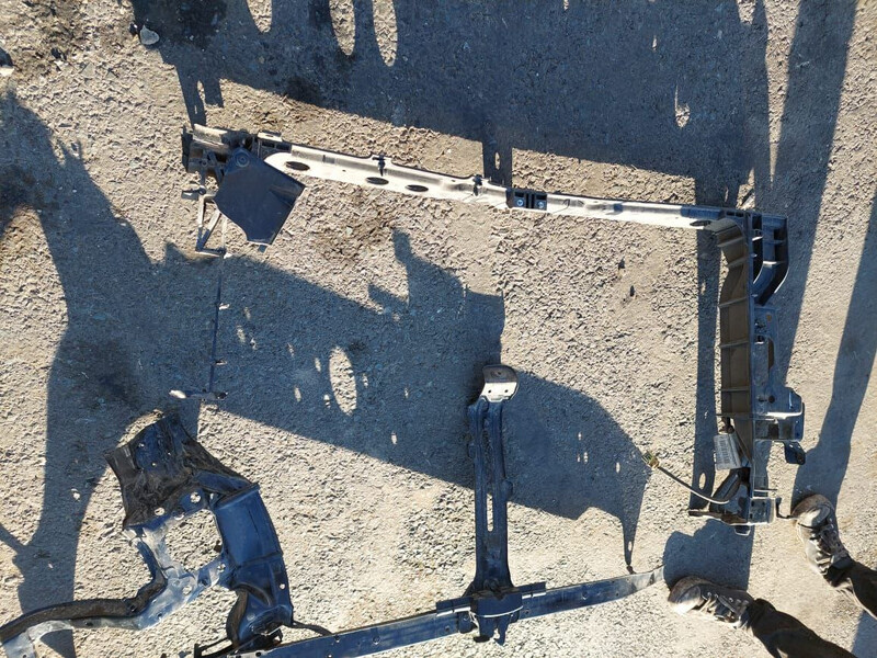 Пластиковая вставка под радиатор Hyundai Sonata  2014 2.4 Бензин 