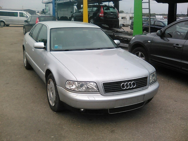 Решётки на противотуманки левая и правая Audi A8  2002 2.5 Бензин Ковель