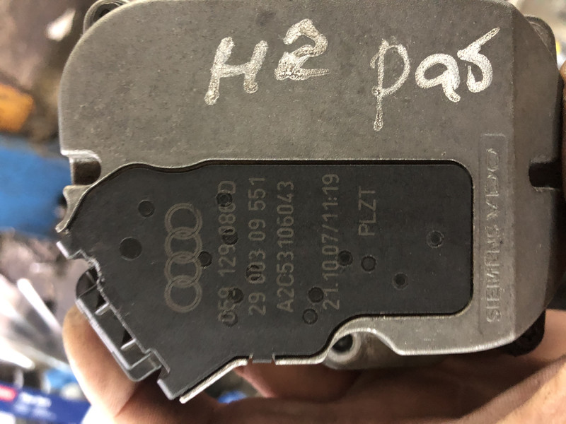 Сервопривод вихревых заслонок Audi Q7 2008 г.  4.2 л дизель Киев