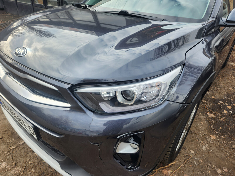 Скло фари Kia Stonic  2020 універсал 1.4 Бензин Київ