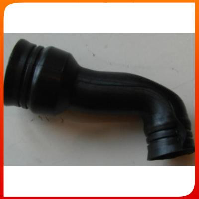 Патрубок удаления воздуха вентиляции крышки гбц Audi A6 C5 2000 р.  1.9 л дизель Миколаїв