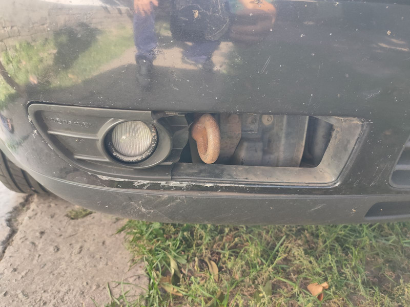 Решітка бампера права Volkswagen Bora  1999 1.8 Бензин 