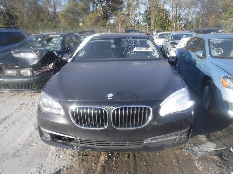 Решетка бампера нижняя правая BMW 7 Series F01 2014 3.0 Бензин 