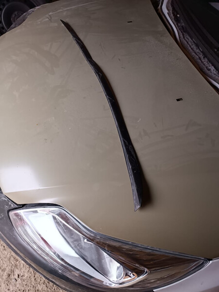 Боковая накладка лобового стекла Ford Focus 3  2013 хэтчбек 1.0 Бензин Киев