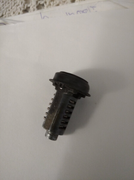 Личинка замка багажника Peugeot 206  2005 хэтчбек 1.1 Бензин Измаил