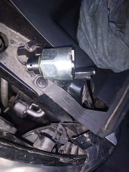 Регулятор давления топлива Ford Mondeo 4  2008 хэтчбек 1.8 Дизель 