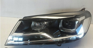 Фара ліва без леда Volkswagen Touareg 2011 г.  3.0 л дизель Луцк