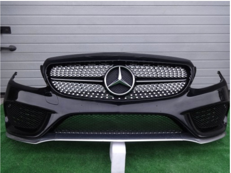 Бампер передний в сборе Mercedes C-Class 2015 г.  2.0 л бензин Киев