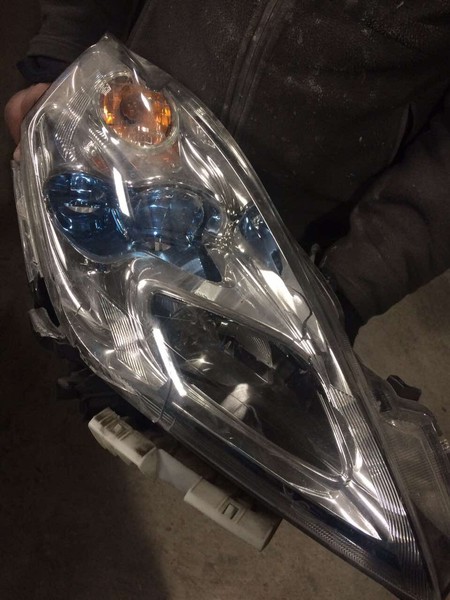 Фара права Nissan Leaf  2013 хетчбек 1.0 Электро 