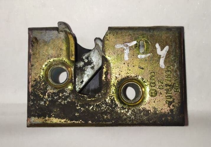 Замок розпашонки задньої нижній Volkswagen T4 (Transporter)  1996 1.9 Дизель 