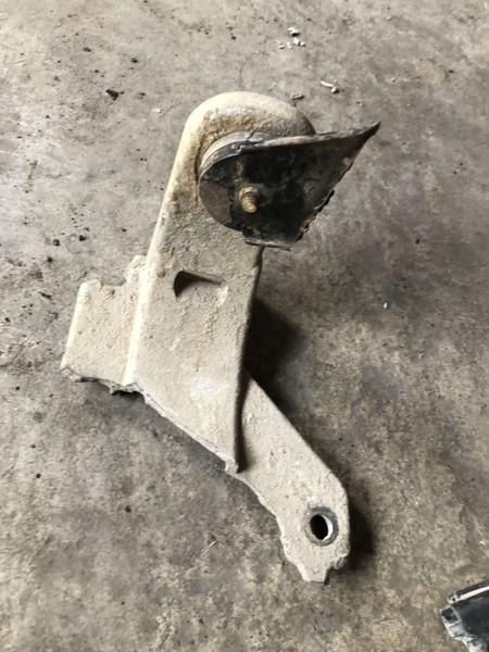 Кронштейн компрессора подвески Land Rover Discovery 3 2004 2.7 Дизель Одесса