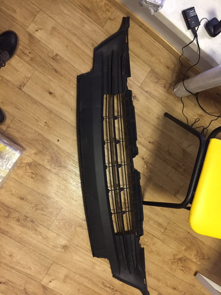 Решетка бампера нижняя 531130R060   Toyota RAV4