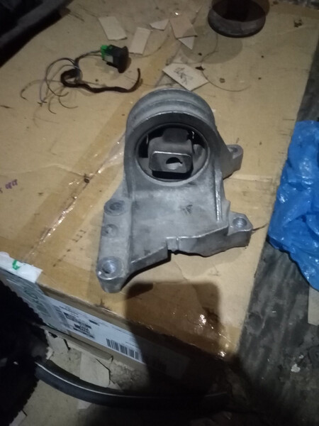 Подушка двигуна Volvo S80  2001 