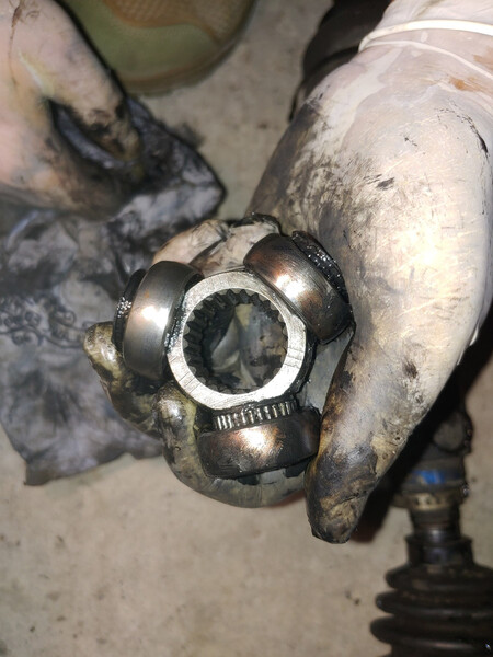 ШРУС внутренний Mazda 3 BK 2007 г.  2.0 л бензин Киев