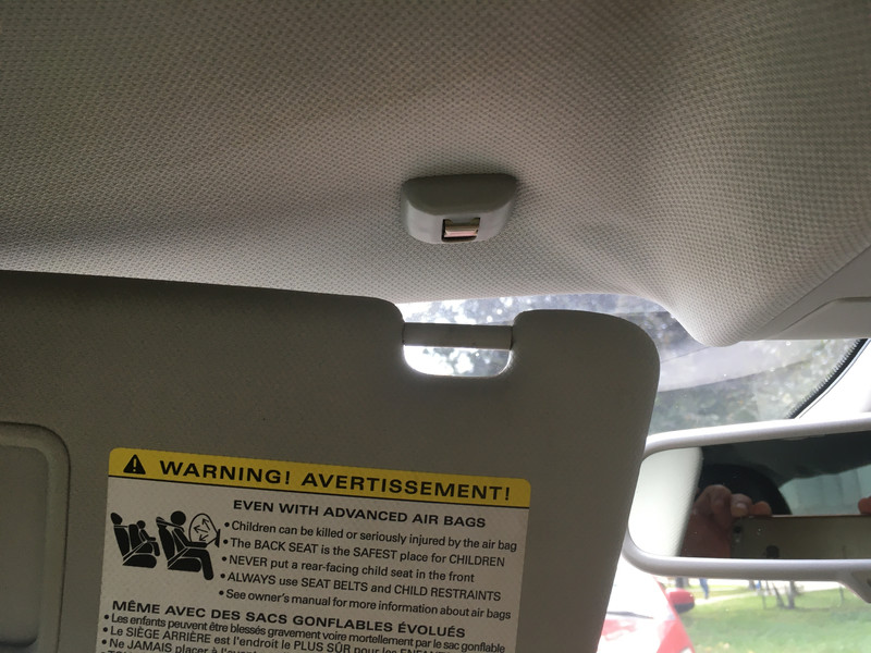 Фішка на козирьок Audi A4 B8 2008 2.0 Бензин Львов