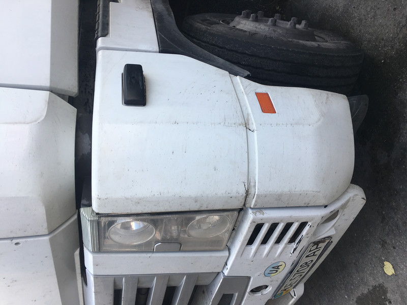Переднее боковое крыло Renault Magnum 2002 г.  Киев